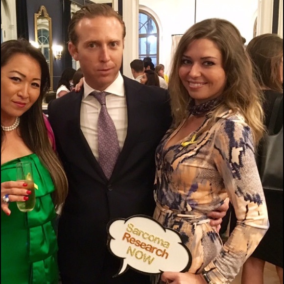 Meet your Posher, Lauren - Picture 1 of 3